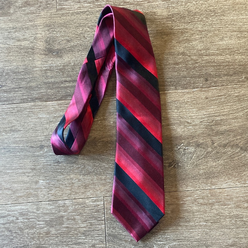 Axcess Red and Black Striped Silk Tie
